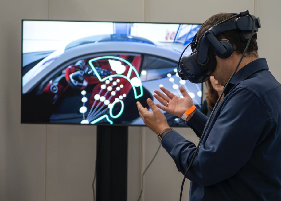 extended reality content management
